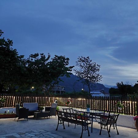 Sweet Nest Of Meteora Apartment Калампака Екстериор снимка